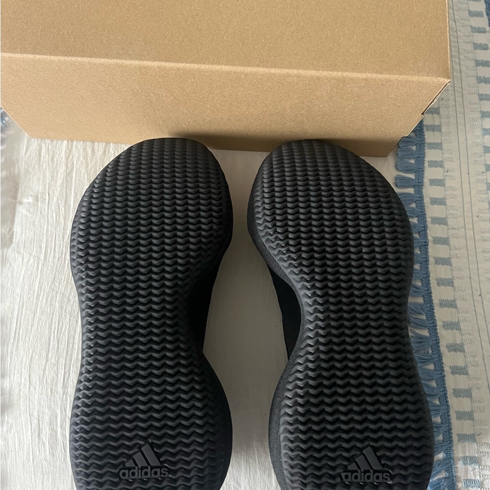 Yeezy Knit RNR - Picture 4 of 6